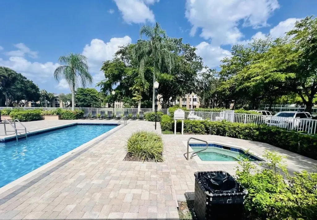 9977 Westview Drive Coral Springs FL 33076