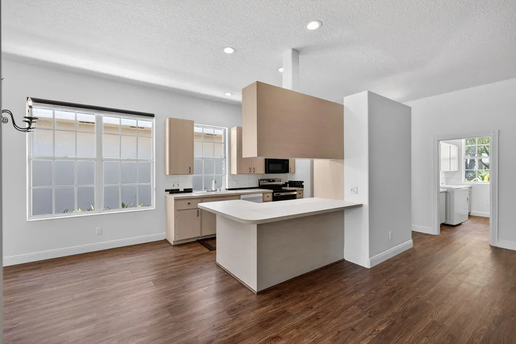 1065 Bedford Avenue Palm Beach Gardens FL 33403