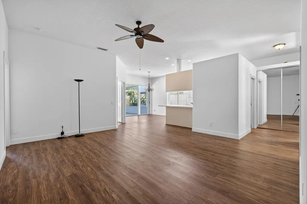 1065 Bedford Avenue Palm Beach Gardens FL 33403