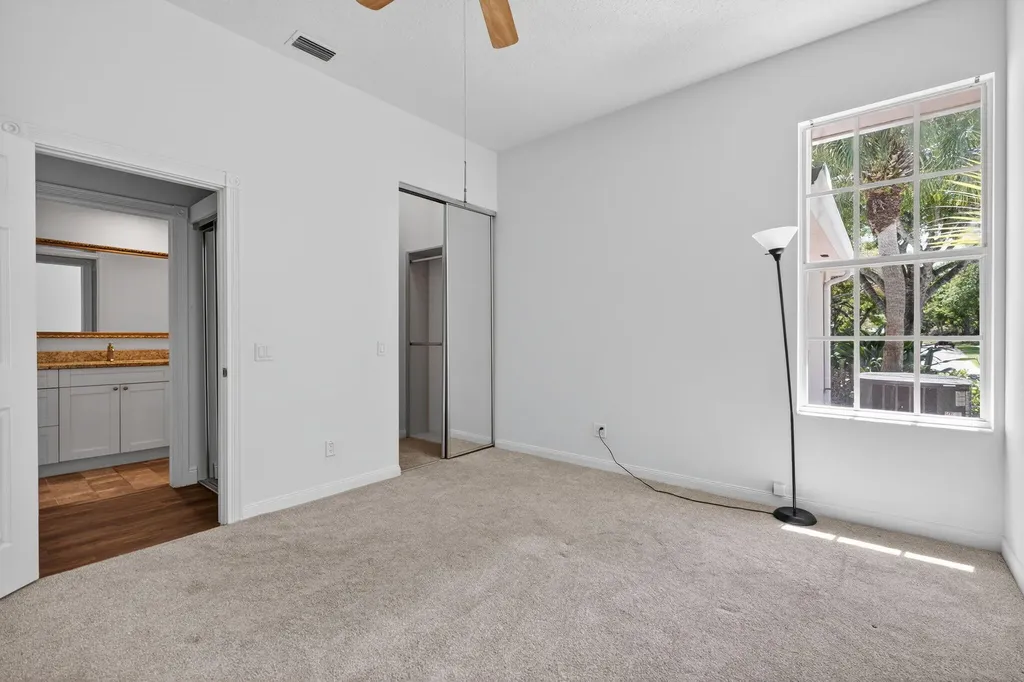 1065 Bedford Avenue Palm Beach Gardens FL 33403