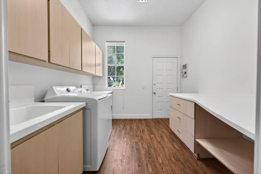 1065 Bedford Avenue Palm Beach Gardens FL 33403