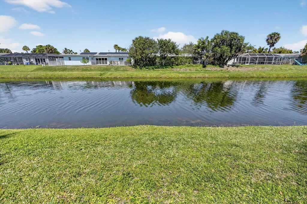 1065 Bedford Avenue Palm Beach Gardens FL 33403