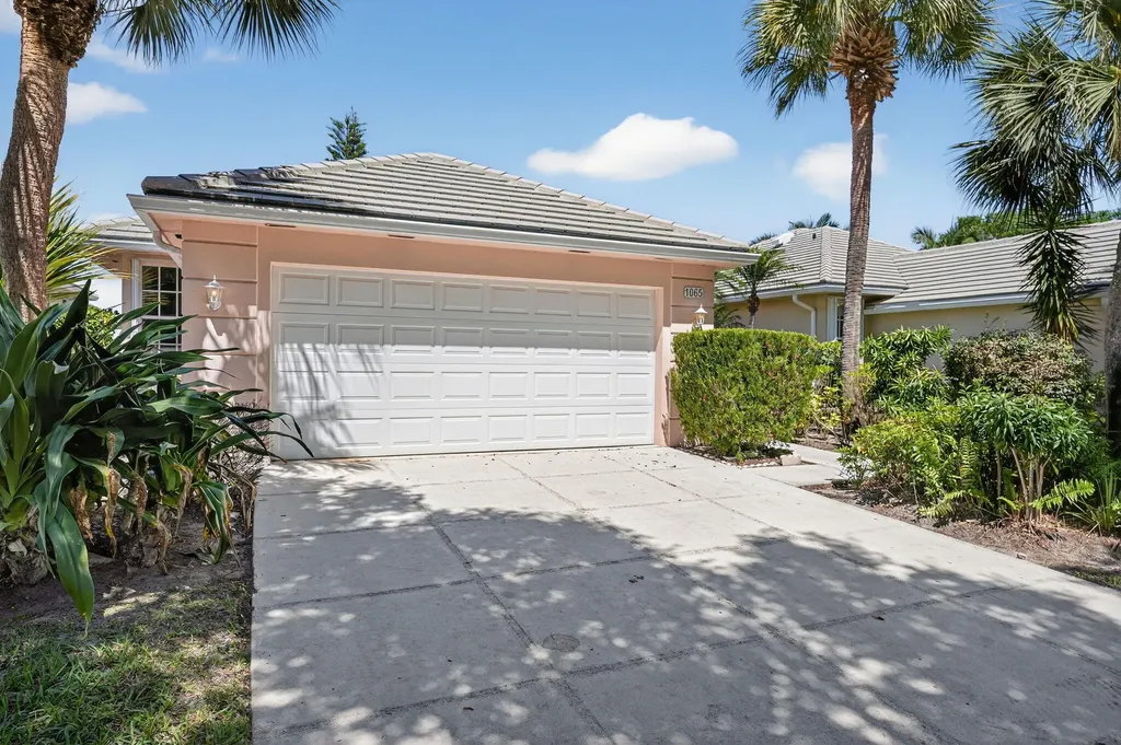 1065 Bedford Avenue Palm Beach Gardens FL 33403
