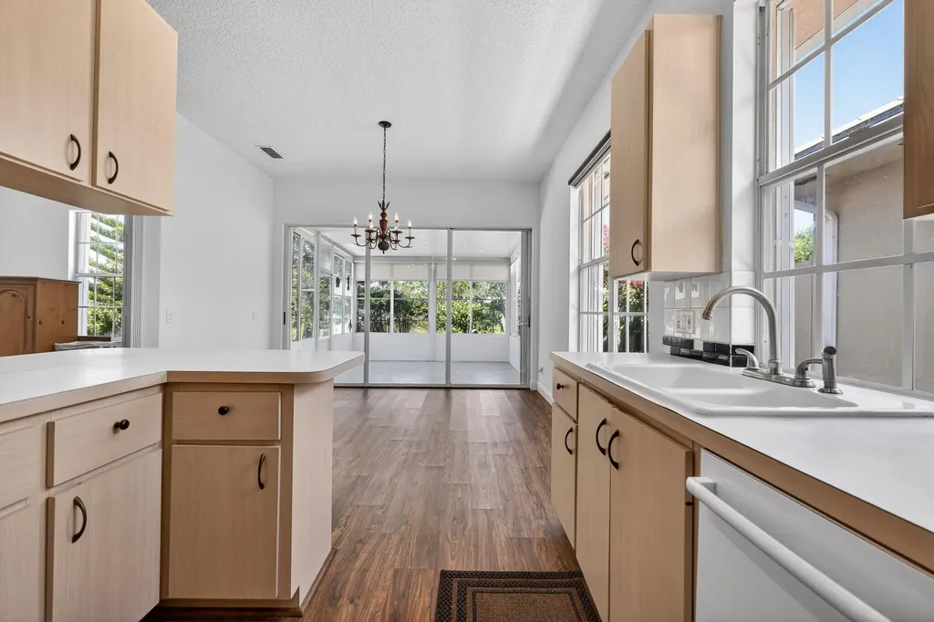 1065 Bedford Avenue Palm Beach Gardens FL 33403