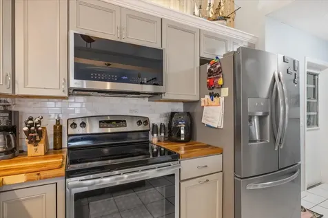 2538 SE Tropical East Circle Port St Lucie FL 34952