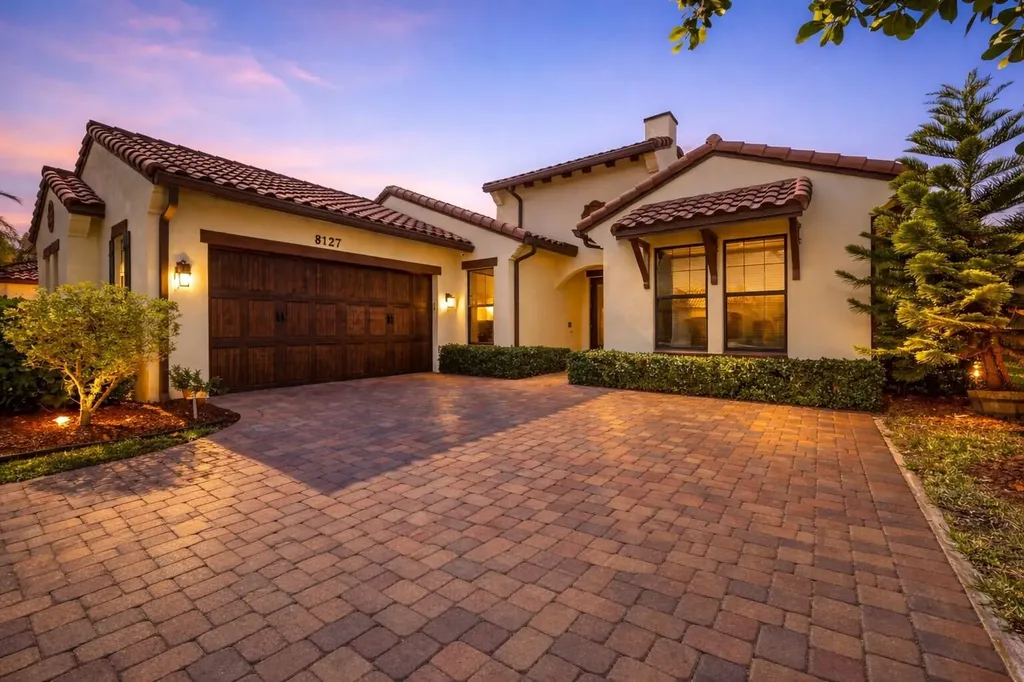 8127 NW 115th Way Parkland FL 33076