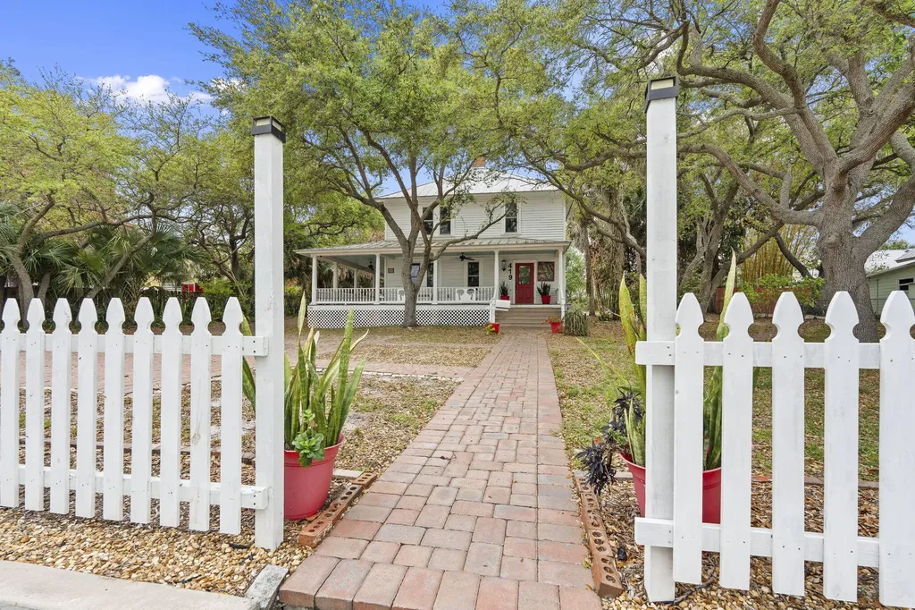 419 N 2nd Street Fort Pierce FL 34950