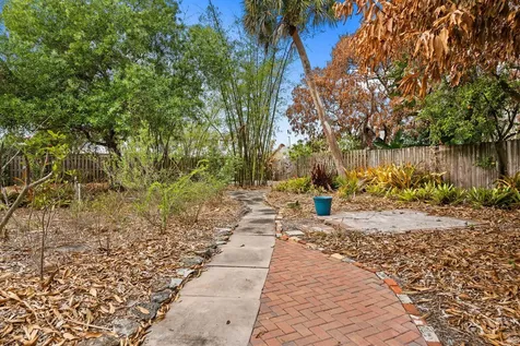 419 N 2nd Street Fort Pierce FL 34950