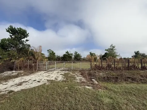 17231 NW 268th Street Okeechobee FL 34972