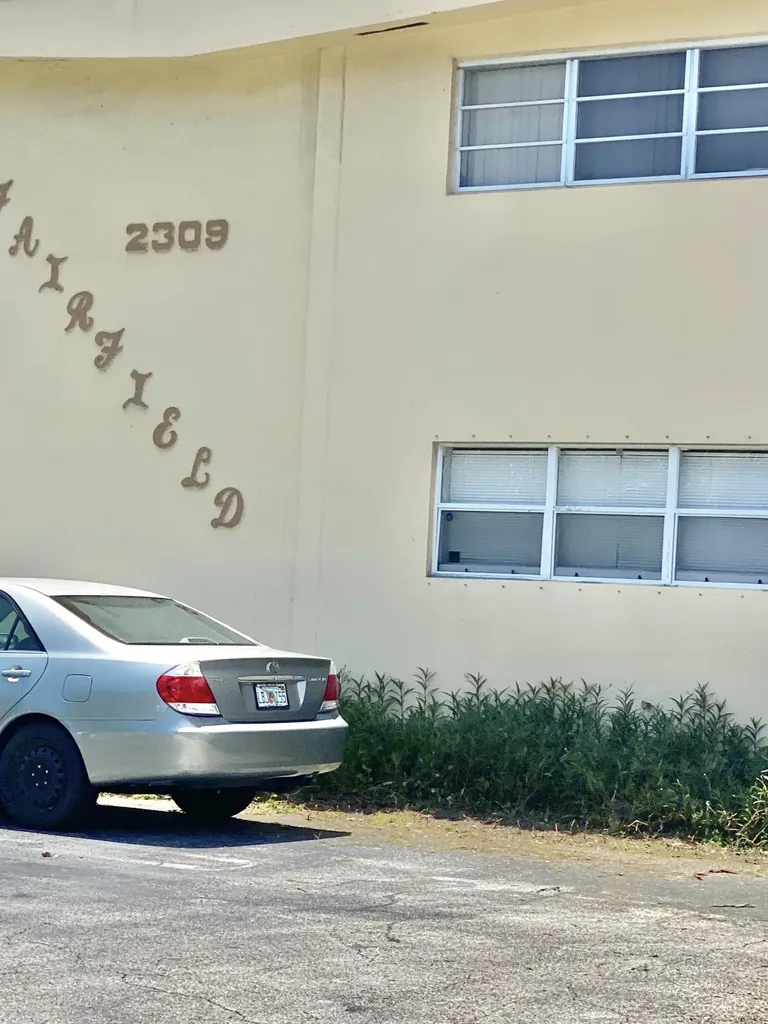 2303 S Federal Highway Boynton Beach FL 33435