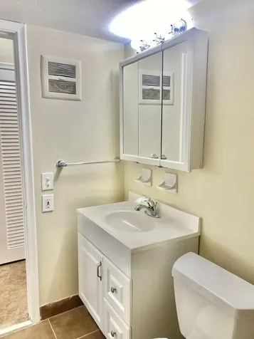 2303 S Federal Highway Boynton Beach FL 33435