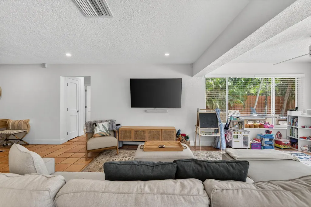 3030 SW 23rd Street Fort Lauderdale FL 33312