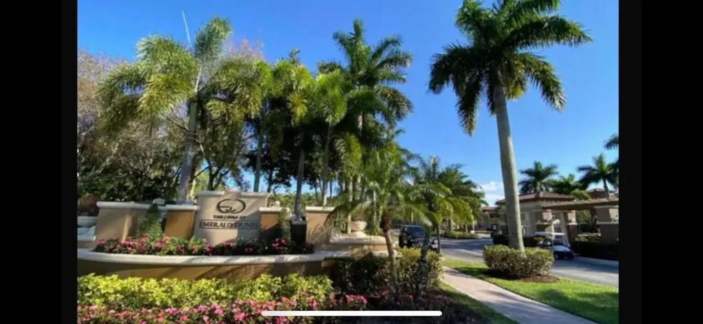 2944 Hidden Hills Road West Palm Beach FL 33411