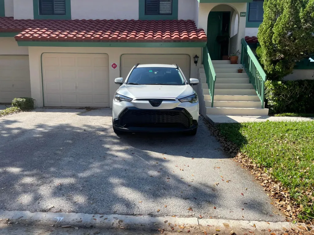 24 Lexington Lane W Palm Beach Gardens FL 33418