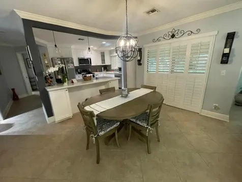 24 Lexington Lane W Palm Beach Gardens FL 33418