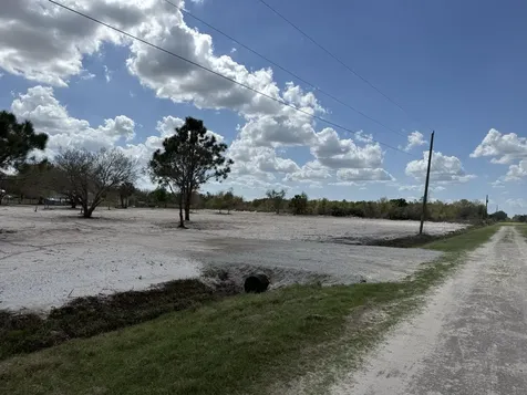 14416 NW 252nd Street Okeechobee FL 34972