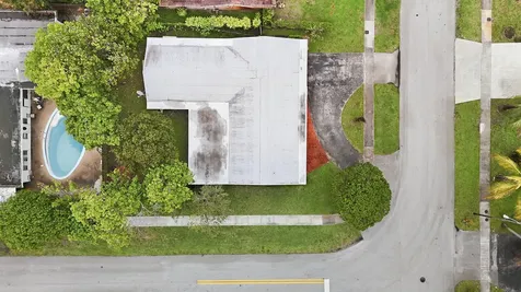 2301 NW 37th Avenue Lauderdale Lakes FL 33311
