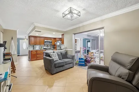 2301 NW 37th Avenue Lauderdale Lakes FL 33311