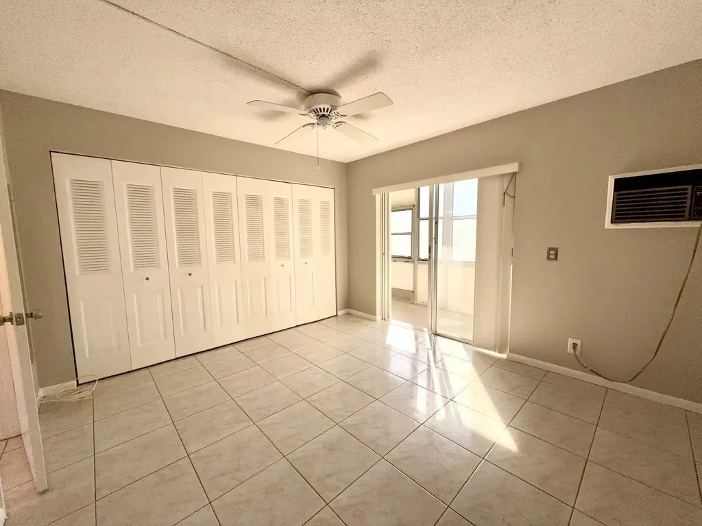 166 Sussex I West Palm Beach FL 33417