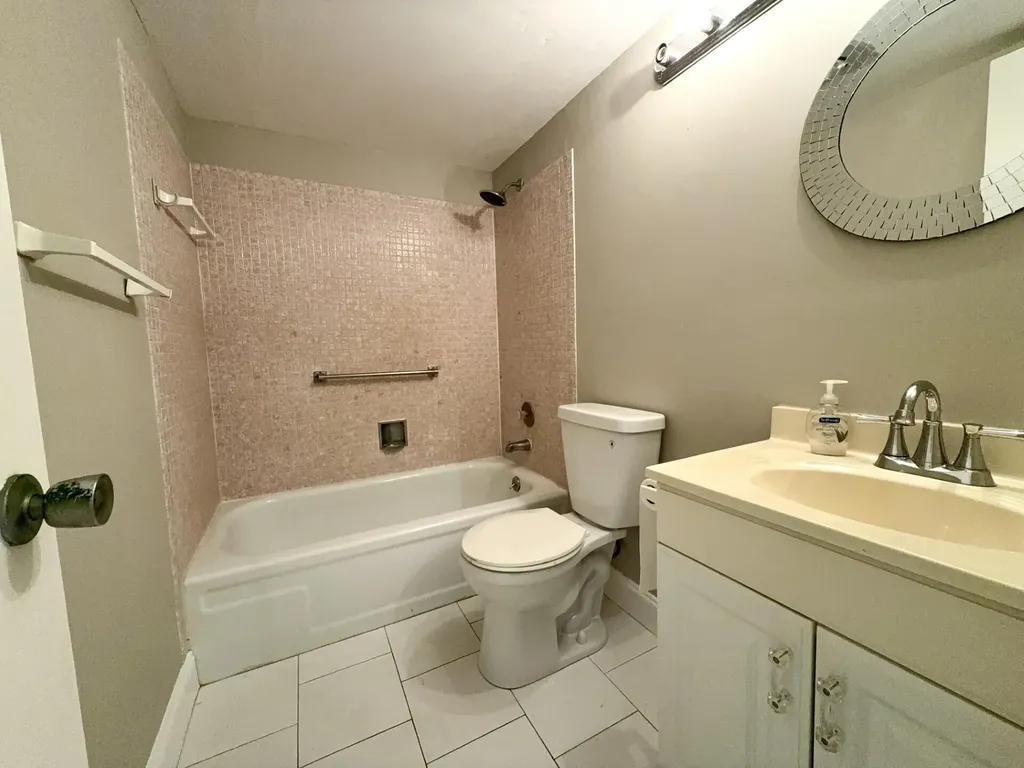 166 Sussex I West Palm Beach FL 33417