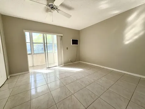 166 Sussex I West Palm Beach FL 33417