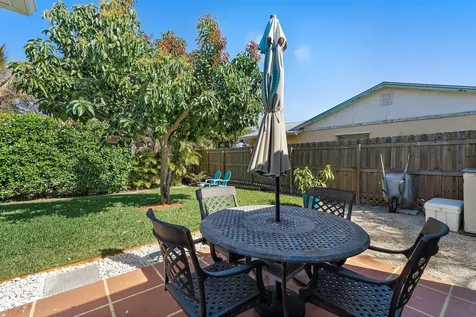 8913 SE Sandridge Avenue Hobe Sound FL 33455