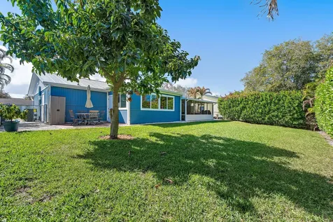 8913 SE Sandridge Avenue Hobe Sound FL 33455
