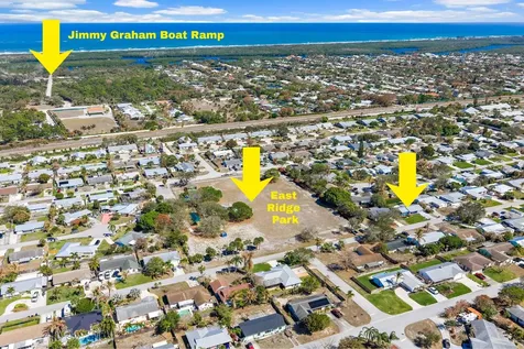 8913 SE Sandridge Avenue Hobe Sound FL 33455
