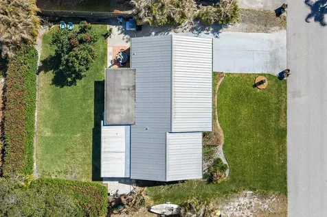8913 SE Sandridge Avenue Hobe Sound FL 33455