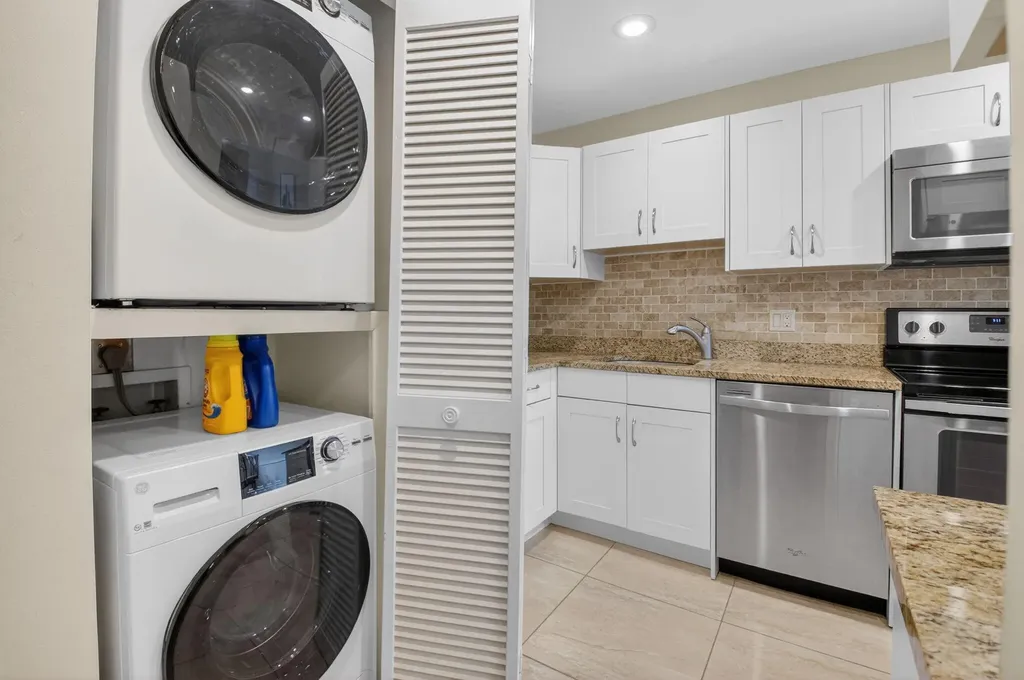 15 Stratford Drive Boynton Beach FL 33436