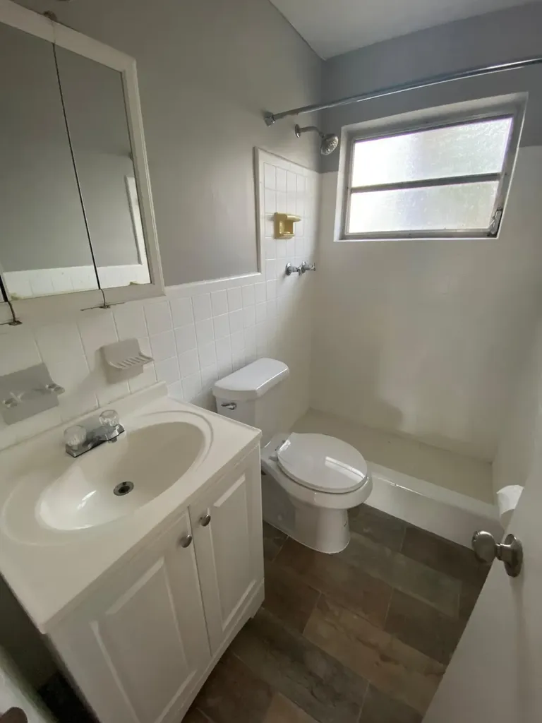 189 SE 27th Place Boynton Beach FL 33435