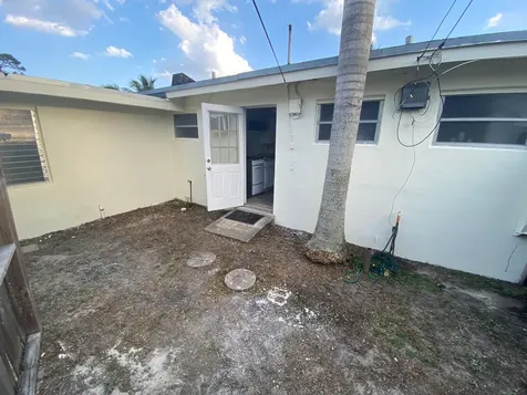 189 SE 27th Place Boynton Beach FL 33435