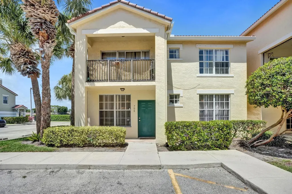 708 Belmont Place Boynton Beach FL 33436