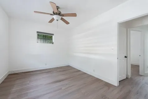 323 NW 21st Avenue Miami FL 33125