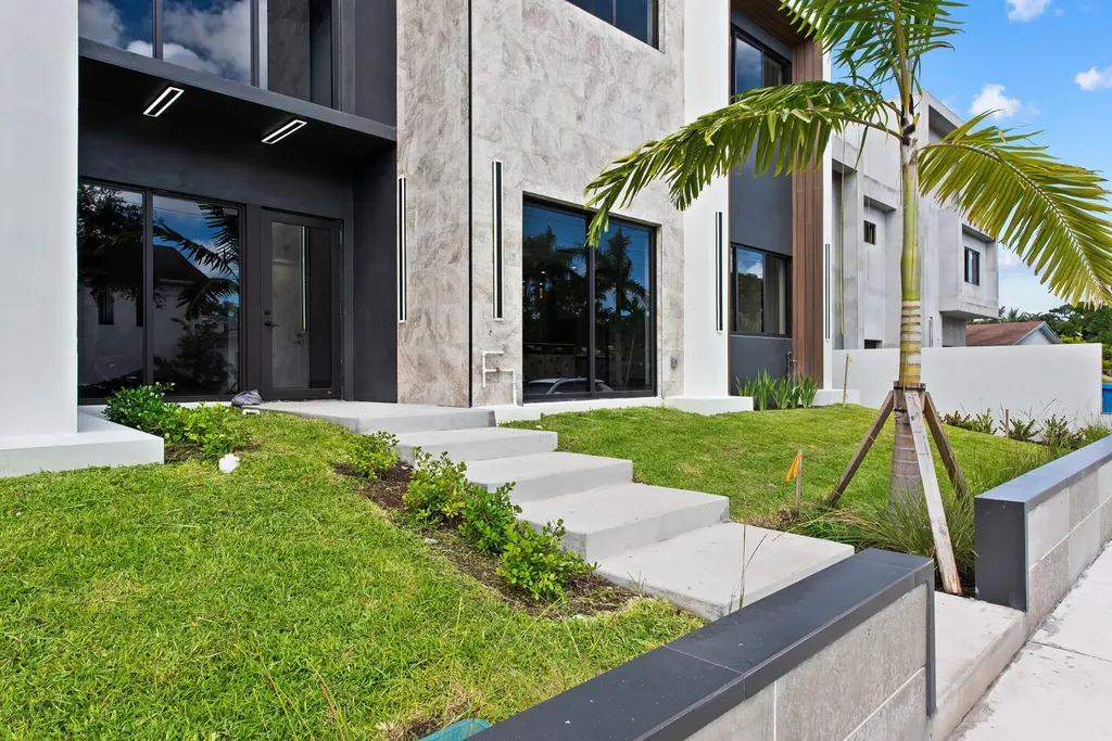 843 SW 14th Court Fort Lauderdale FL 33315