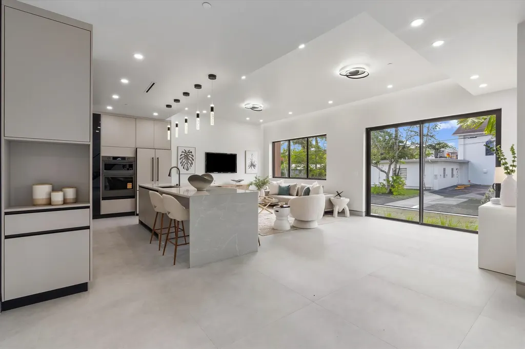 843 SW 14th Court Fort Lauderdale FL 33315