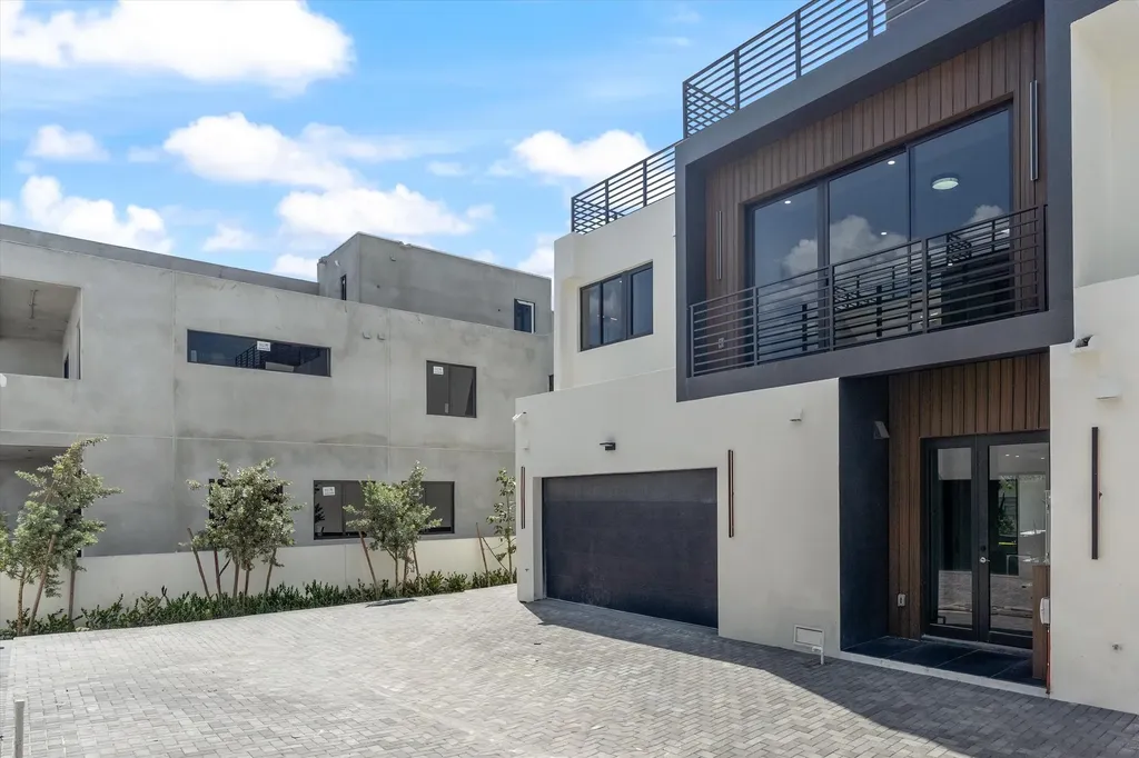 843 SW 14th Court Fort Lauderdale FL 33315