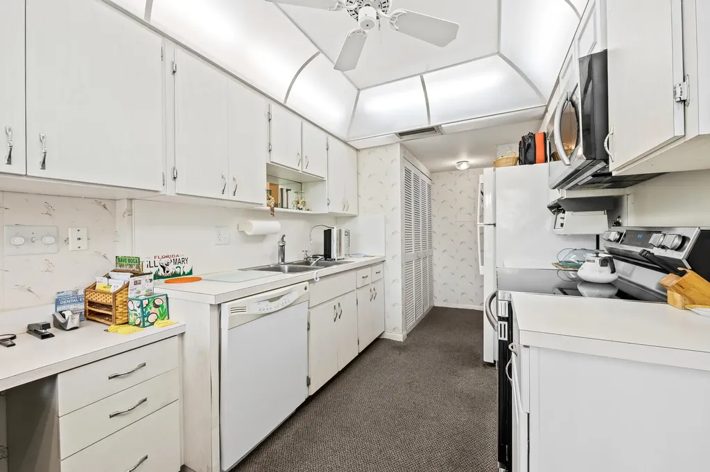 799 Jeffery Street Boca Raton FL 33487