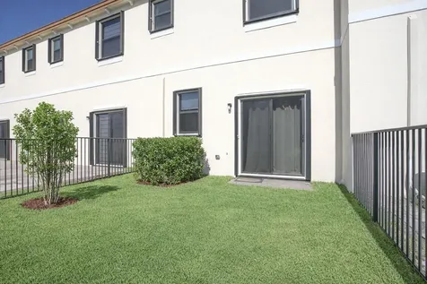 4733 Santa Cruz Way Davie FL 33314