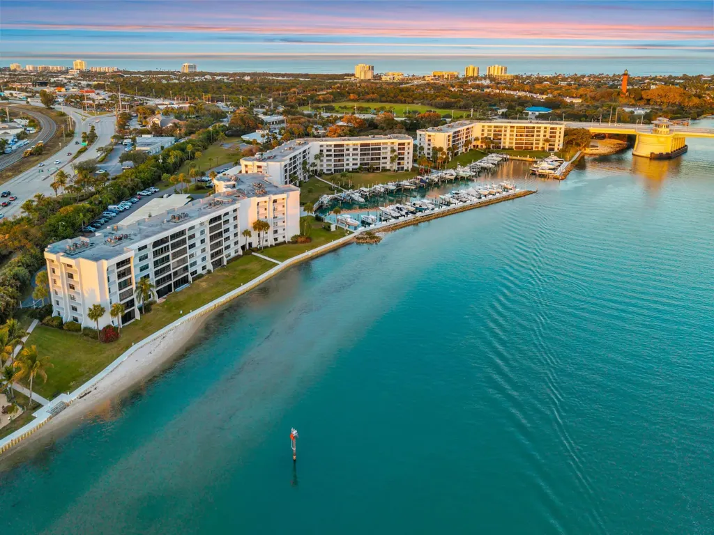 1542 Jupiter Cove Drive Jupiter FL 33469