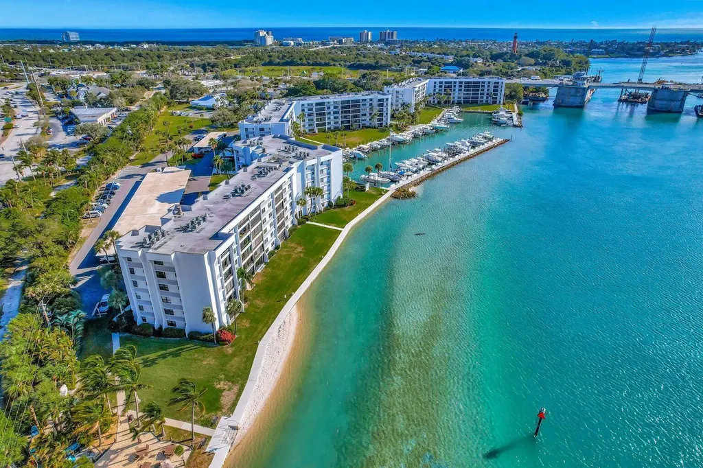 1542 Jupiter Cove Drive Jupiter FL 33469