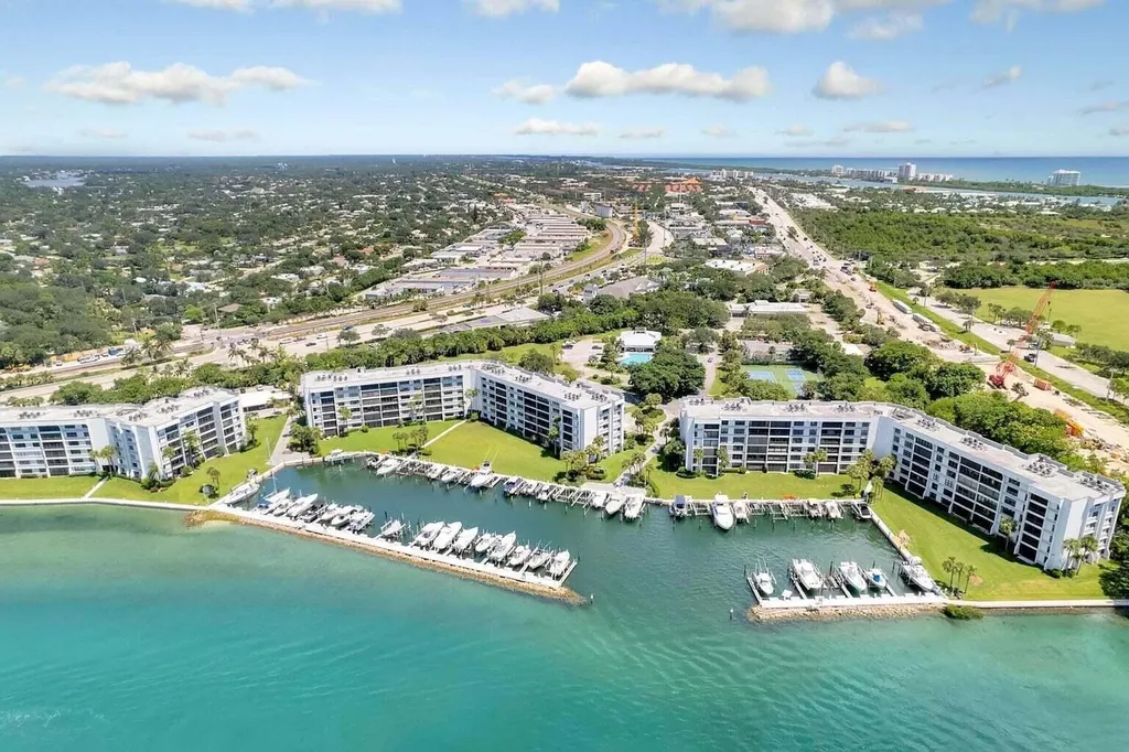 1542 Jupiter Cove Drive Jupiter FL 33469