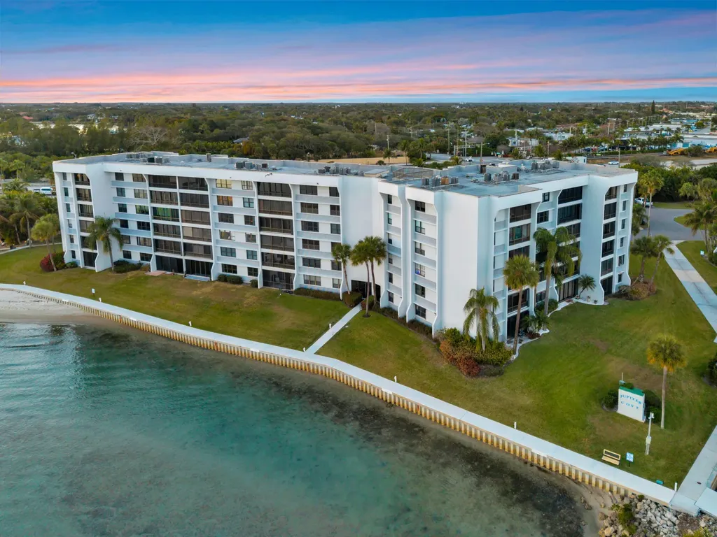 1542 Jupiter Cove Drive Jupiter FL 33469