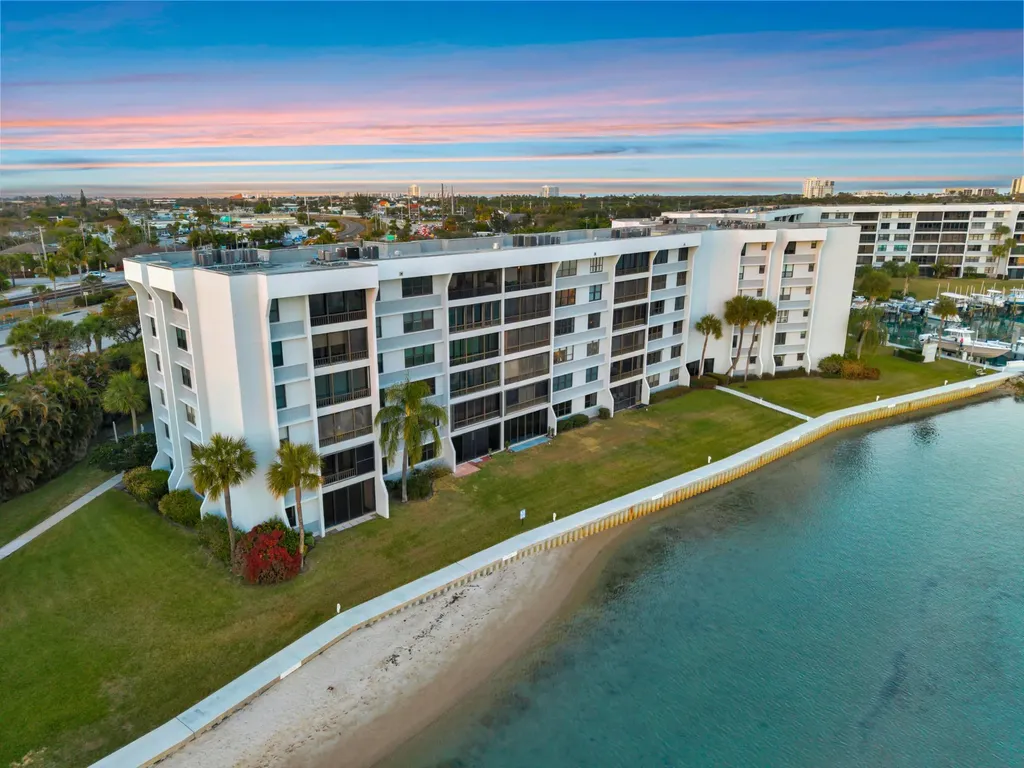 1542 Jupiter Cove Drive Jupiter FL 33469