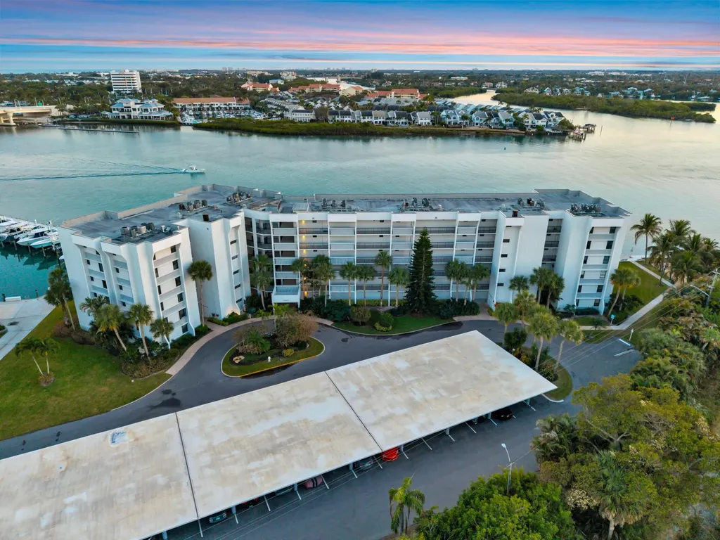 1542 Jupiter Cove Drive Jupiter FL 33469