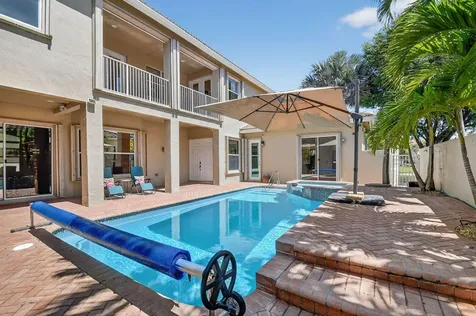 6887 Houlton Circle Lake Worth FL 33467