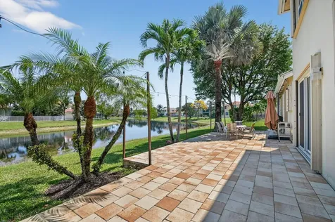 6887 Houlton Circle Lake Worth FL 33467
