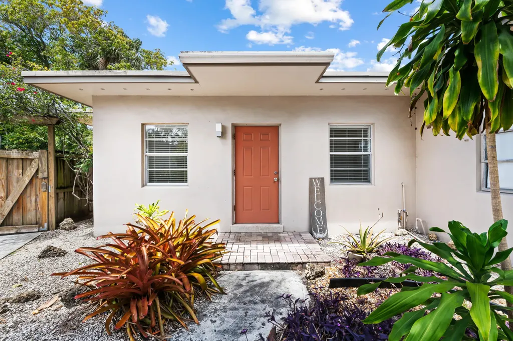 1130 NE 3rd Avenue Fort Lauderdale FL 33304