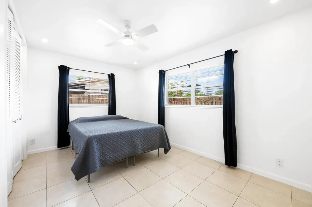 1130 NE 3rd Avenue Fort Lauderdale FL 33304