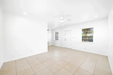 1130 NE 3rd Avenue Fort Lauderdale FL 33304